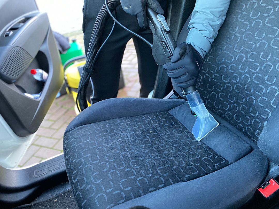 Medisch Uit Aanpassen Binnen 3 stappen autobekleding reinigen | Steam Team